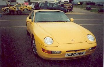 Features 928 style headlights